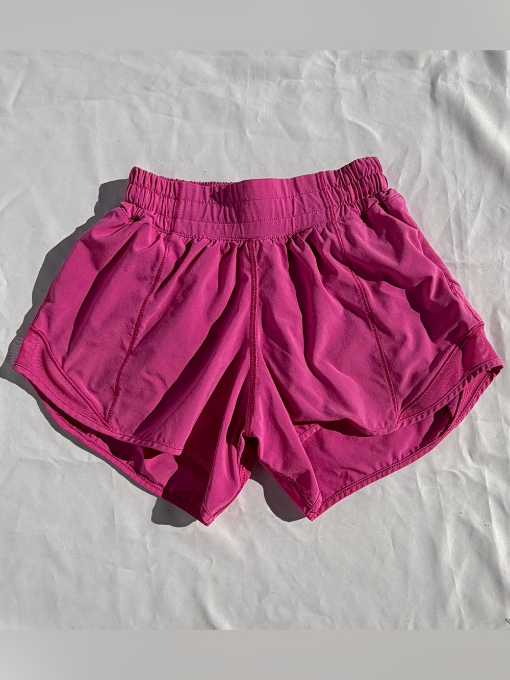 Lululemon Hotty Hot Low Rise Short 4"
Sonic Pink